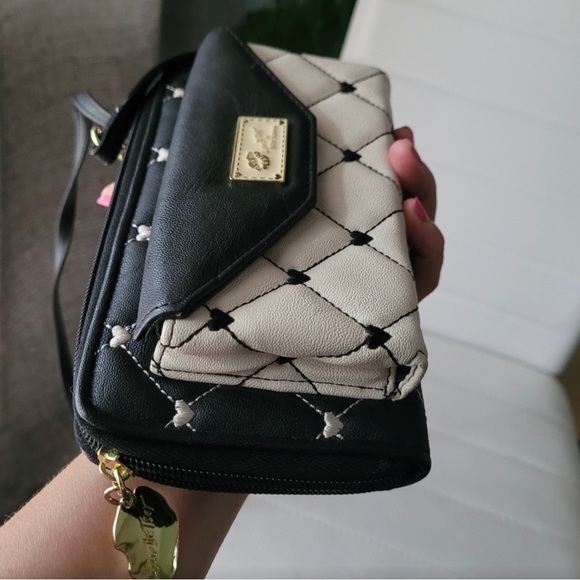 Betsey Johnson Purse - Picture 4 of 9